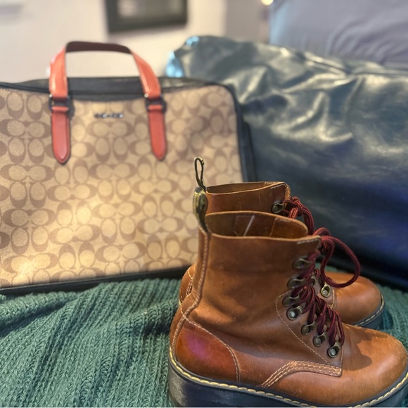 Dr. Martens Brown Leather Lace-Up Platform Boots with Burgundy Laces - Picture 2 of 3